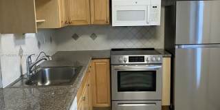 1601 NE 191st St Gallery 1