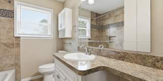 Charming 3 Bedroom 1 Bath near Route 66! Gallery 15
