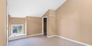 400 GREEN Lane Gallery 12