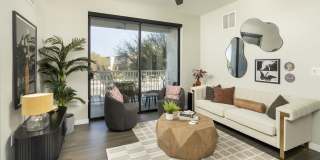 Huxley Scottsdale Gallery 11