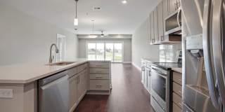Luxury 1st Floor Condo Overlooking Little Turtle Country Club Golf Course Gallery 6