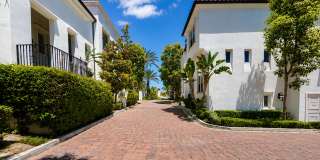 Beautifully Remodel Townhouse with AC & Two Car Garage! Beautifully Remodel Townhouse with AC & Two Car Garage! Gallery 5