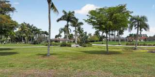 Golf Lover 4 Bed + Den and 3 Bath Pool Home in Lely Golf Estates Gallery 44