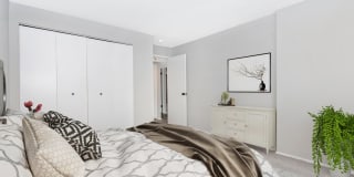 209 at Pickwick Apartments Gallery 13