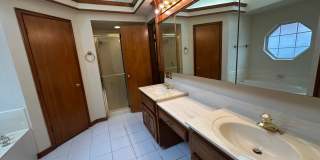 4 Bed, 2.5 Bath Brick home with 2 car garage Gallery 53