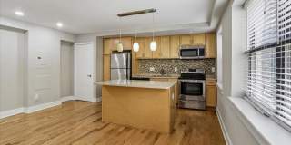 212-212 OAKWOOD Street SE Gallery 1