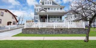 213 9th Avenue Gallery 1