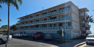 Ground floor Beach front Studio - Pokai Bay Beach Cabanas Gallery 1