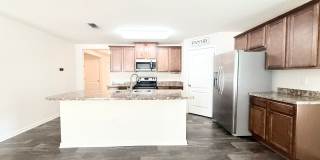 Spacious 4BR Home with Large Fenced Yard & Community Pool Gallery 19