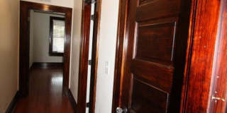 Historic 2 BR Bulgalow with Loft Gallery 16