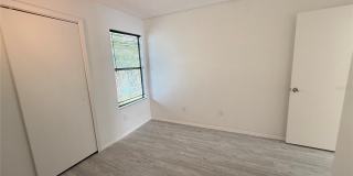 72 LAKEPOINTE Circle Gallery 44