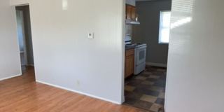 *AVAILABLE IN JUNE!* BIG BACKYARD - 2 BEDROOMS! Gallery 4