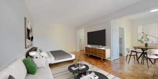 The Crestwood Gallery 8