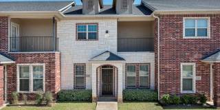 Spacious 3 Bed, 3.5 Bath Condo in Great Community! Gallery 1