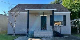 315 E Thomas St Gallery 1