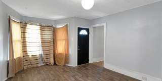 Charming 2BR Duplex in Salem Gallery 11
