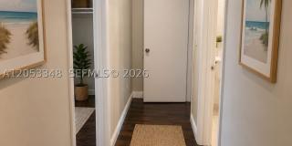 1008 N 18th Ct Gallery 4