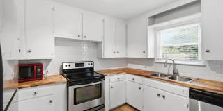 Charming 3 Bedroom 1 Bath near Route 66! Gallery 12
