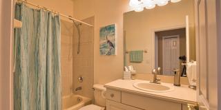 Seasonal Short-Term 2 Bed 2 Bath Single Family Home located in Venetian Golf and River Club! Gallery 24