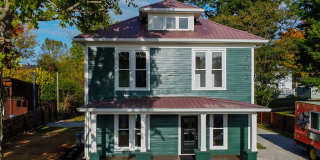 205 Broadway Street Gallery 1