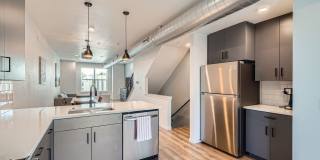 New Downtown Longmont Townhome | Office + 2BDR Gallery 21