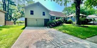 Lovely Home In Nall Hills-Available in AUGUST! Gallery 5