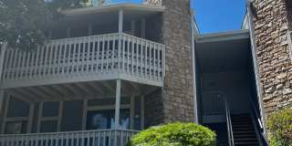 Well Maintained 2 bed 2 bath condo in Woodside Village! Gallery 3