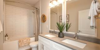Middle Sound West Apartments Gallery 57
