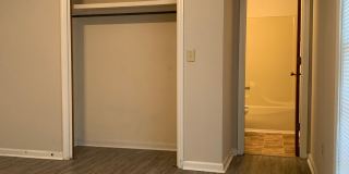 817 Robin Hood Trail Gallery 6