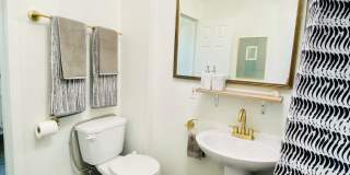 1124 North Hoover Street Gallery 6