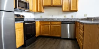 Off Broadway Apartments Gallery 7