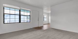 Cute 2 Bed 1 Bath Unit in Quiet Fourplex Gallery 3