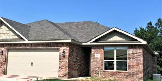 ***1/2 OF FIRST MONTH FREE IF YOU MOVE IN BEFORE 10/1*** Gallery 1