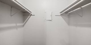 Awesome open Studio Apartments Close to Downtown Gallery 40