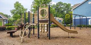 Alexander Crossing Apartments & Townhomes Gallery 36