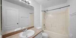 Spacious 3 bedroom 2 bathroom home in Lehigh Acres - New flooring! Gallery 16