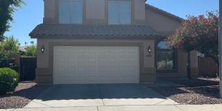 3 BEDROOM +DEN IN GLENDALE Gallery 1