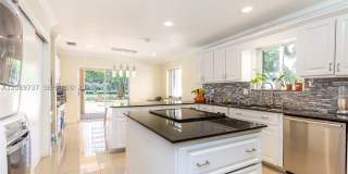 437 Holiday Dr Gallery 4