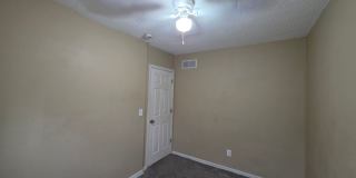 3 Bedroom Home Near Zoo & Parks! Gallery 13