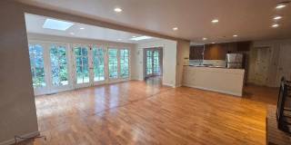 Private 4 Bedroom / 2.5 Bath Bridle Trails Acerage Property Private 4 Bedroom / 2.5 Bath Bridle Trails Acerage Property Gallery 19