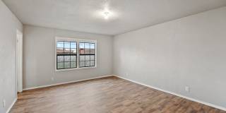 1401 E 18th St Gallery 14