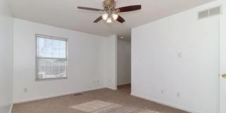 4 Bedroom Townhome for Rent in Normal! Gallery 17