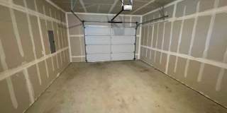 Beautiful 3 Bedroom Duplex with Garage! Gallery 23