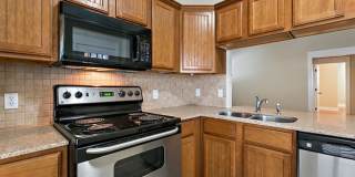 2/1 Condo Near UT and Darrell K Royal Field Gallery 20