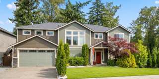 Beautiful 4BR Home in Woodloch | 2-Car Garage, A/C & Bonus Loft Gallery 28