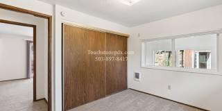 Gladstone 3BD/2BA Home with Large Yard, Shop, & 2 Car Garage Gallery 32