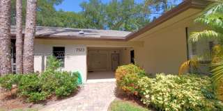 7523 Greenlake Way Gallery 1