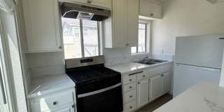 2 Bedroom Beach cottage in Ventura Gallery 4