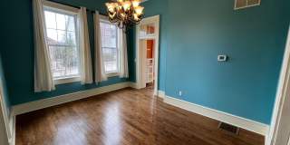 Premium location!  Downtown 3BR 2.5BA with 2 car garage Gallery 15