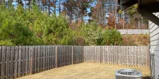 Spacious 3 bedroom home with garage and fenced backyard! Gallery 21